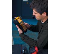 Etiquetadora industrial DYMO Rhino 5200 | Estuche | Teclas de acceso rápido que ahorran tiempo, imprime rápido, máquina duradera para el trabajo y etiquetado intensivo (enchufe UE tipo C)