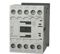Eaton / Relé de control Moeller DILA-31 de 4 polos con una bobina de CA de 220/240 voltios. Viene con 3 contactos de base N.O. y 1 N.C. clasificados para 16 amperios y se monta en riel DIN estándar de