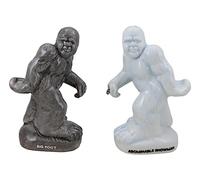 Ebros Ceramic Mystery Resuelto Abominable White Snowman Yeti y Grey Bigfoot Sasquatch Homínido Juego de salero y pimentero con figuras para fiesta, cocina, mesa, acentos decorativos coleccionables