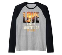 El Amor Cubre pecados Pedro 4 8 versículo bíblico Camiseta Manga Raglan