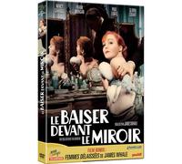 El beso frente al espejo nuevo