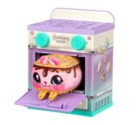 El Cookeez Makery Lil' Bakez Multi Pet Playset Viene con Todo lo Que los niños Necesitan para Mezclar y Hacer 3 Creaciones. Incluye 3 Mascotas de Peluche, Ingredientes, Accesorios y un Delantal.