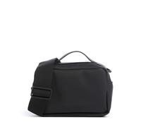 El estilo streetwear se une al diseño práctico en este bolso bandolera premium de Rains, fabricado con poliuretano y poliéster recubiertos repelentes al agua que garantizan durabilidad y un tacto suav