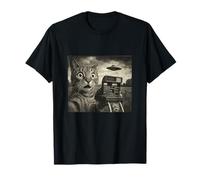 El gato sorprendido captura el momento OVNI con una cámara instantánea Camiseta