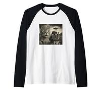 El gato sorprendido captura el momento OVNI con una cámara instantánea Camiseta Manga Raglan