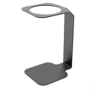 El metal se vierte sobre el soporte del filtro de café, mezcla perfecta de durabilidad y funcionalidad