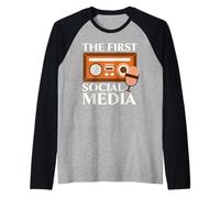 El Primer Operador de Radio de Redes sociales Transmisión Ham Radio Camiseta Manga Raglan