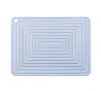 El salvamanteles de silicona de 29 x 23 cm ofrece un rendimiento consistente, ya sea que se utilice debajo de utensilios de cocina calientes, bandejas de servir frías o húmedos para utensilios de