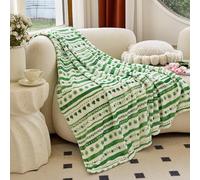Elegant Comfort Terciopelo de Lujo Super Suave Lucky Green Trébol Irlandés Imprimir Manta Polar - San Patricio Día Tema Decoración Suave Cálido y Acogedor Plaids para Sofá y Regalo, 50 x 60 Pulgadas