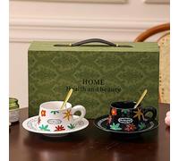 Elegante juego de tazas de café de cerámica de 10 onzas con caja de regalo, 2 tazas + 2 platillos + 2 cucharas, juego de tazas de té de la tarde de estilo medieval para regalo de San Valentín, regalo