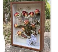 Elegante marco de fotos hecho a mano de arcilla con elementos florales 3D para exhibición creativa (color nogal de 13 x 18)