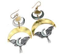 Elegantes pendientes de polilla de luna hechos a mano con detalles intrincados para entusiastas de la moda que buscan un toque de misterio símbolo de renacimiento