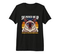 Ella me recogió en Voz Alta Gato Todos en un Radio de Cinco Bloques Camiseta Premium