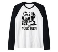 Ella no es Tuya Es Solo tu Turno Swingers Piña Camiseta Manga Raglan
