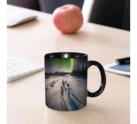 EMCLKS Ceramic Mug,tazas desayuno,taza te,tazas cafe,taza navidad,regalos originales mujer,regalos para parejas,Un grupo de perros de trineo corriendo bajo la aurora boreal, perros de trineo cr,330ml
