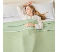 EMME Manta Refrescante de Enfriamiento, ARC-Chill Q-MAX>0,4, 2 en 1 Doble Cara - Manta Fina de Verano Ligera y Transpirable para Sofá, Día o Cama, Cubrecama Suave, 127x177 cm,Grün Gestreift