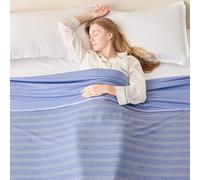 EMME Manta Refrescante de Enfriamiento, ARC-Chill Q-MAX>0,4, 274x230 cm, 2 en 1 Doble Cara - Manta Fina de Verano Ligera y Transpirable para Día, Sofá o Cama, Cubrecama Suave,Blau Gestreift