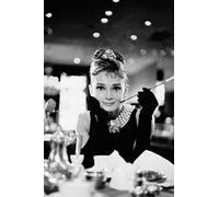 Empire - Póster de la pared de Audrey Hepburn con el desayuno en Tiffany