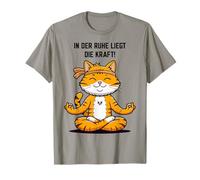 En la calma se encuentra la fuerza meditación divertido gato de yoga Camiseta