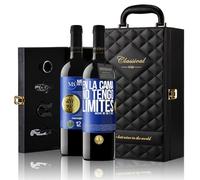 «En la cama no tengo límites Anoche me caí 2 veces» Mensaje en una Botella. Estuche-Maletín de LUJO 2x Vino Tinto Premium Reserva 12 Meses y Set de 4 Accesorios. Etiqueta Azul PERSONALIZABLE