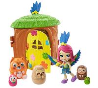 Enchantimals Peeki Parrot y Casa del árbol Muñeca con mascota matrioska sorpresa y casa de juguete (Mattel GTM49)