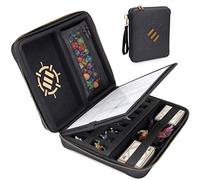Enhance Estuche Organizador RPG - Carpeta DND con Soporte Integrado para Hojas de Personajes y Panel de Escritura borrable, área de rodamiento de Dados, Bolsa extraíble para bolígrafos, Bandeja de