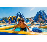 Entrada al parque acuático hinchable Wow: Menos de 1 20 m / Viernes 21 de agosto