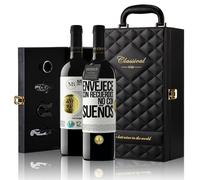 «Envejece con recuerdos no con sueños» Mensaje en una Botella. Estuche-Maletín de LUJO 2x Vino Tinto Premium Reserva 12 Meses y Set de 4 Accesorios. Etiqueta Blanca PERSONALIZABLE