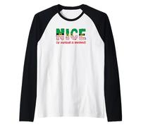 Es Bueno si se Trata de sóftbol, Divertidos Deportes, Papá Noel navideño Camiseta Manga Raglan