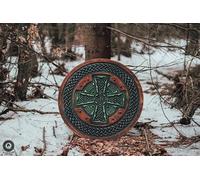 Escudo vikingo, cruz celta, decoración de pared vikinga, arte de pared de madera, decoración del hogar hecha a mano, regalo del día del padre para él, regalo hecho a mano para él, escudo colgante de