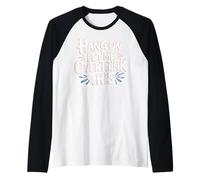 Espera, déjame pensar demasiado en esta divertida ropa sarcástica Camiseta Manga Raglan