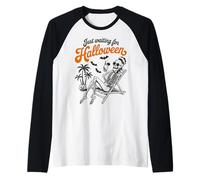 Esperando la diversión del Esqueleto de Halloween Camiseta Manga Raglan