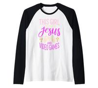 Esta Chica Corre con Jesús & Videojuegos Biblia Jugador religioso Camiseta Manga Raglan