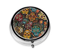 Estampado de calavera de azúcar. Este pastillero de viaje pequeño, redondo y de tres compartimentos es perfecto para almacenar medicamentos diarios, vitaminas y sobre la marcha.