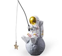 Estatua de astronauta, figura de estrella de pesca de astronauta para decoración de escritorio y mesa, adorno de escritorio de planeta espacial de resina para decoración de dormitorio temática del