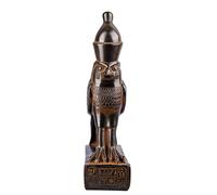 Estatua de Horus dios Falcon Bird Escultura grande negro pesado piedra hecha en Egipto. Horus es el nombre de un dios del cielo en la antigua religión de la historia egipcia