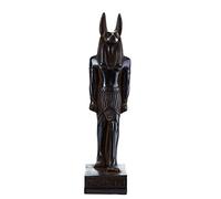 Estatua del dios egipcio Anubis Piedra sólida negra hecha en Egipto Anubis, también llamado Anouilh, antiguo dios egipcio de los muertos, representado por un Chacal