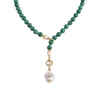 Este collar de perlas naturales de agua dulce cuenta con un colgante barroco rosa de 8-9 mm y un cierre de circonita cúbica dorada con una longitud total de cadena de aproximadamente 59,7 cm. Es una