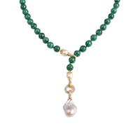 Este collar de perlas naturales de agua dulce cuenta con un colgante barroco rosa de 8-9 mm y un cierre de circonita cúbica dorada con una longitud total de cadena de aproximadamente 59,7 cm. Es una
