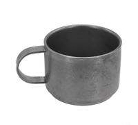 Este no es solo cualquier recipiente para beber experimenta la textura única de esta taza de metal rústica y funcional