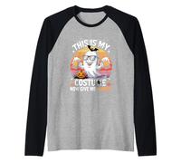 Estos Son mis Disfraces de Halloween Ahora me Dan un Borracho de Fantasmas de Cerveza Camiseta Manga Raglan