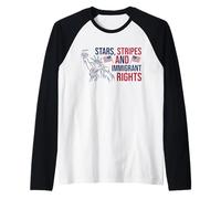 Estrellas, rayas y derechos de inmigrantes Pro-Inmigración 4 de julio Camiseta Manga Raglan
