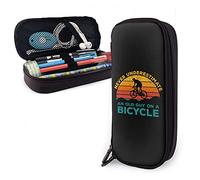 Estuche de piel con cremallera para lápices, bolsa de gran capacidad, organizador de papelería con cremallera Never Underestimate an Old Guy On A Bicycle