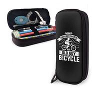 Estuche de piel con cremallera para lápices, bolsa de gran capacidad, organizador de papelería con cremallera Never Underestimate an Old Guy On A Bicycle