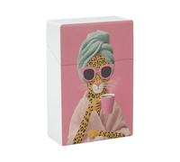 Estuche de plástico para cigarrillos con diseño de leopardo bebiendo café.