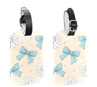 etiquetas de equipaje para maletas, margaritas y lazos azules sobre un fondo pastel suave, de cuero sintético, para viaje, con nombre, identificación y protección de privacidad para artículos esencia