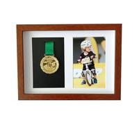 ETUELNOPT Caja de Almacenamiento de medallas para, Vitrina de medallas Madera Maciza, Multicolor, Varios tamaños for Deportes y Militares(Walnut Color,A4 (1 Medal+7-Inch Photo))
