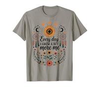 Everyday I Grow More Me Sunflower Bohemian Spirit Quote Camiseta
