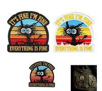 EVERYTHING IS FINE Set de Parches y Broche - 3 Piezas “It’s Fine I’m Fine” Bordados con Cierre de Velcro, Insignia Humorística y Accesorio Original para Mochila, Chaqueta, Gorra o Ropa Táctica
