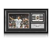 Exclusive Memorabilia Brazalete de capitán del Real Madrid Firmado por Raúl. Enmarcado.